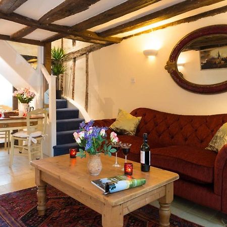 Meddlars A Historic Cottage On The Countryside Edge Of A Vibrant Market Town Hadleigh  Kültér fotó