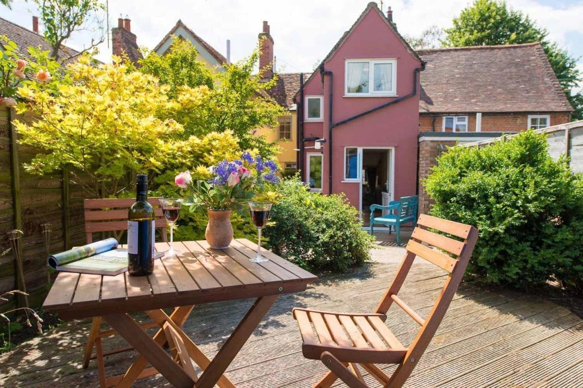 Meddlars A Historic Cottage On The Countryside Edge Of A Vibrant Market Town Hadleigh  Kültér fotó