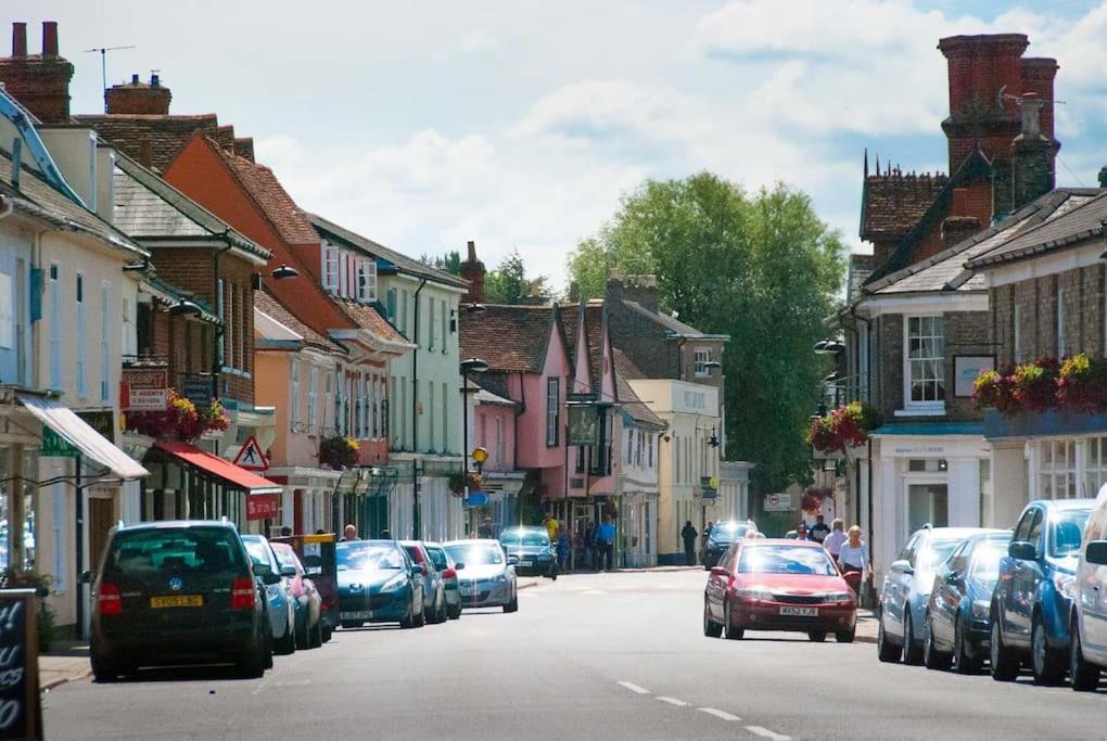 Meddlars A Historic Cottage On The Countryside Edge Of A Vibrant Market Town Hadleigh  Kültér fotó