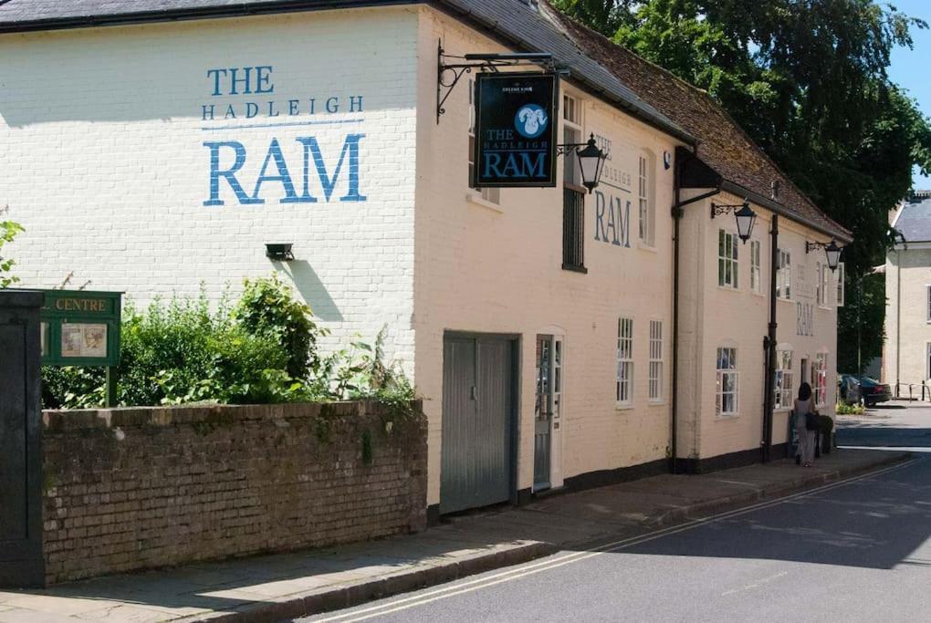 Meddlars A Historic Cottage On The Countryside Edge Of A Vibrant Market Town Hadleigh  Kültér fotó